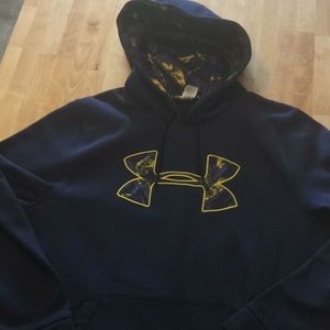 Pull over hoodie with front pocket